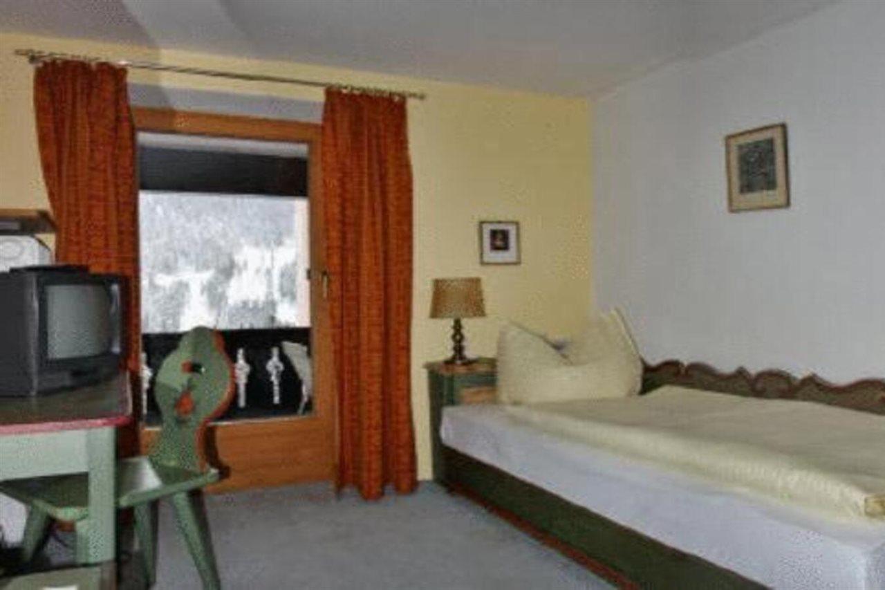 Hotel Mooserkreuz Sankt Anton am Arlberg Oda fotoğraf
